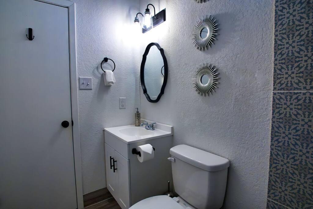 Chic & Cozy 2 Bedroom - 1 Bathroom - Rated Best Eagle Pass Zewnętrze zdjęcie
